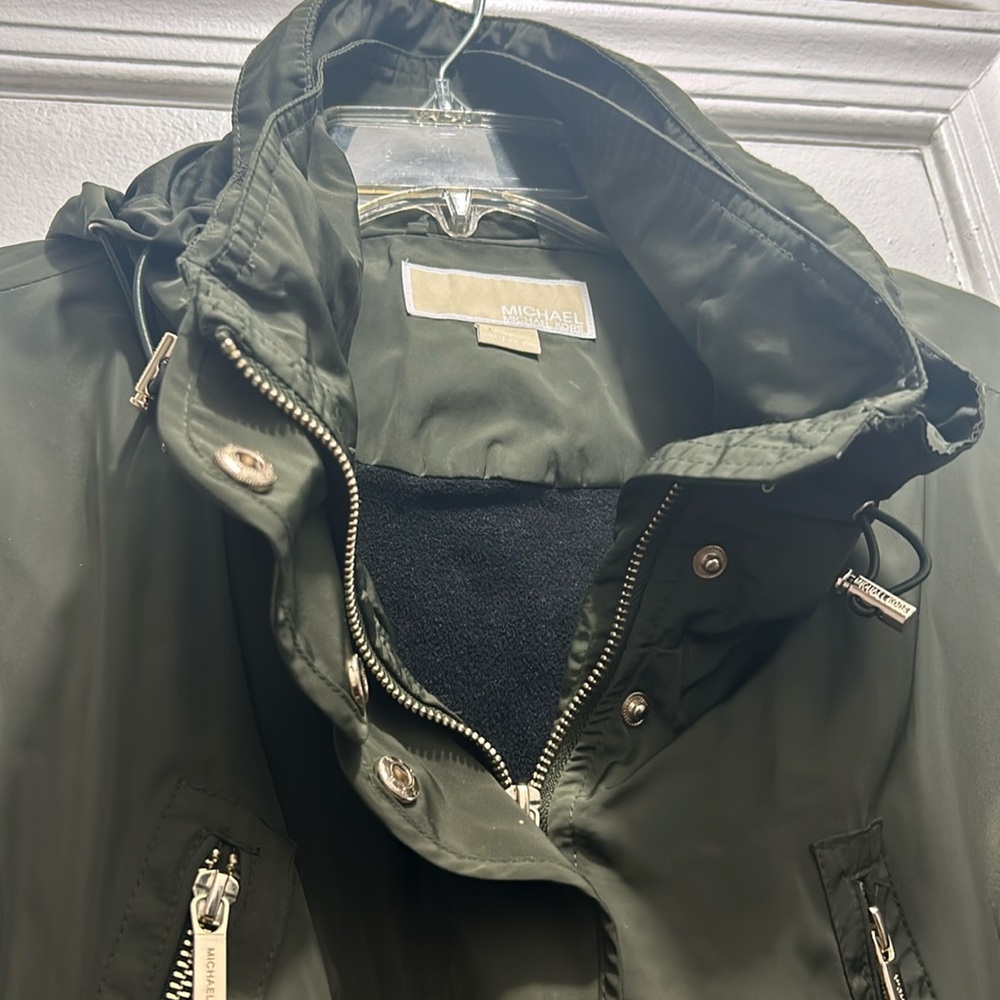 Authentic NWOT Michael Kors jacket . Very Nice & warm.